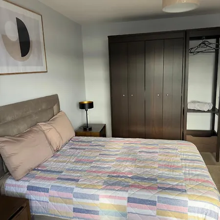 Large Bedroom Near To The Center Habitación en casa particular *