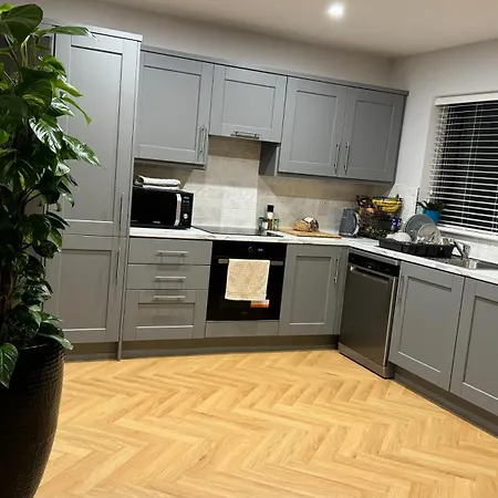 בית אירוח Large Bedroom Near To The Center *