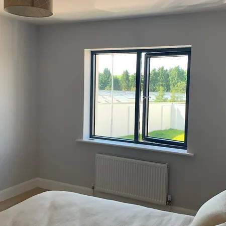 Homestay Large Bedroom Near To The Center Cork