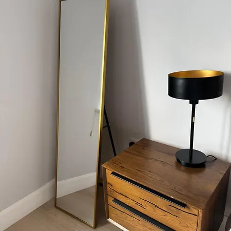 בית אירוח Large Bedroom Near To The Center